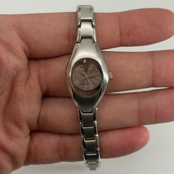 Gucci Y2K Stainless Steel Oval Bracelet Watch Quartz Swiss Made Women’s - Picture 9 of 12